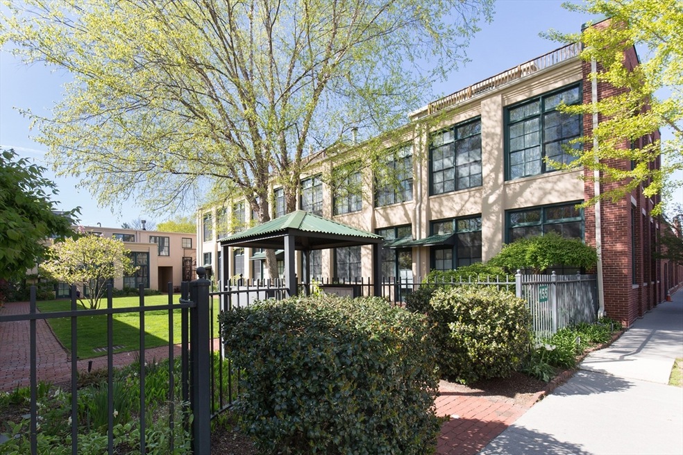 139-155 Brookline St unit 12, Cambridge, MA 02139 - photo 1