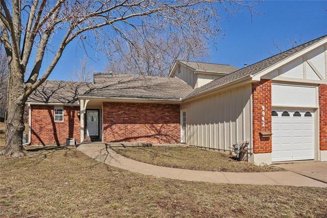9942 Edelweiss Cir, Shawnee, KS 66203 - photo 1