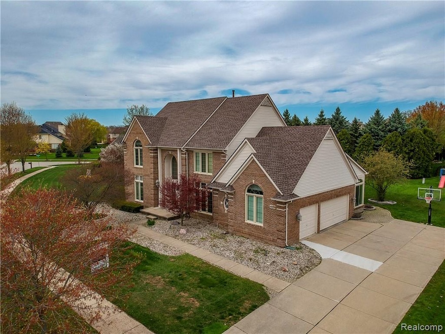 Super sharp over 3,100 SQFT 4 bedroom brick coloni