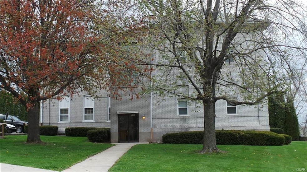 5324 5th St unit E, Whitehall, PA 18052 - photo 1