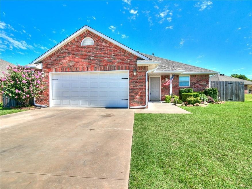 1918 Aspen Place, Shawnee, OK 74804 - photo 1