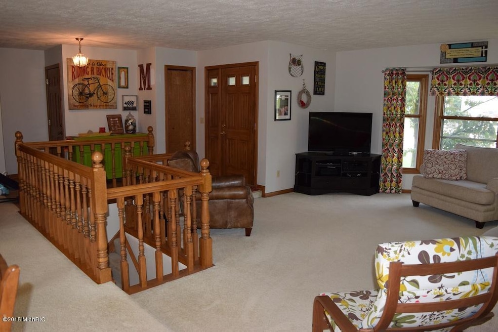 6507 Kingtree Dr SW, Byron Center, MI 49315 - photo 1