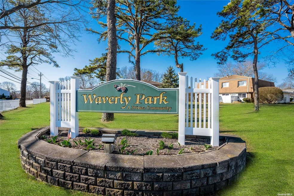 19 Storm Dr unit 19, Holtsville, NY 11742 - photo 1