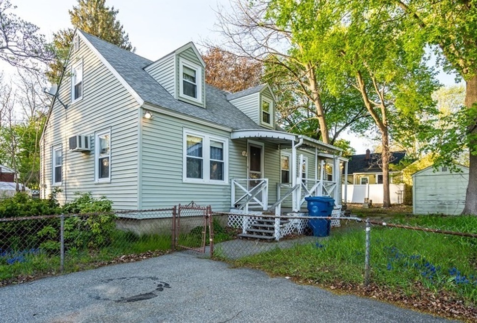 18 Beaconsfield St, Lawrence, MA 01843 - photo 1