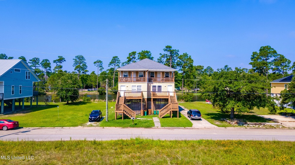 321 Lac Bleu Ave-1