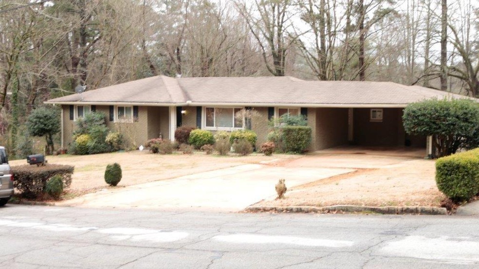 Welcome Home  well maintained mid-century 3BR/3BA