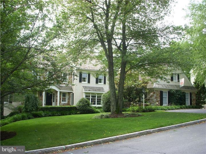 233 Ravenscliff Rd, Wayne, PA 19087 - photo 1