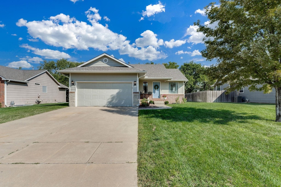 12202 E Mainsgate St, Wichita, KS 67226 - photo 1