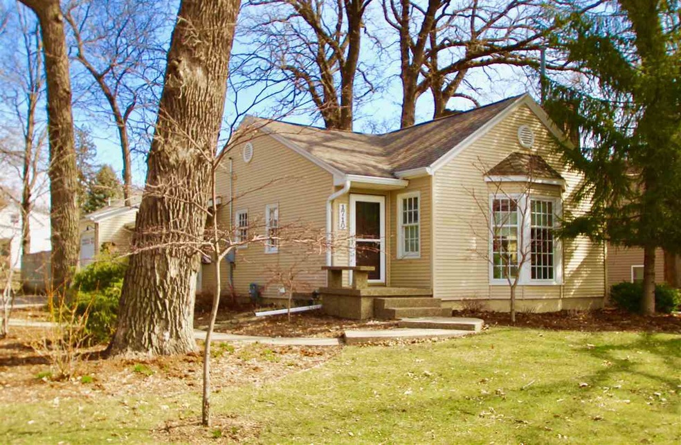 1710 Rainbow Dr, Cedar Falls, IA 50613 - photo 1