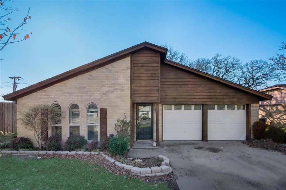 6501 Massey Ct, North Richland Hills, TX 76182 - photo 1