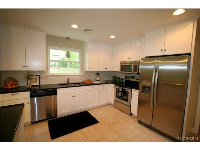 Welcome to 1015 Nalla Rd! Beautifully remodeled ki