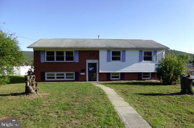 1435 Beacon St, Keyser, WV 26726 - photo 1