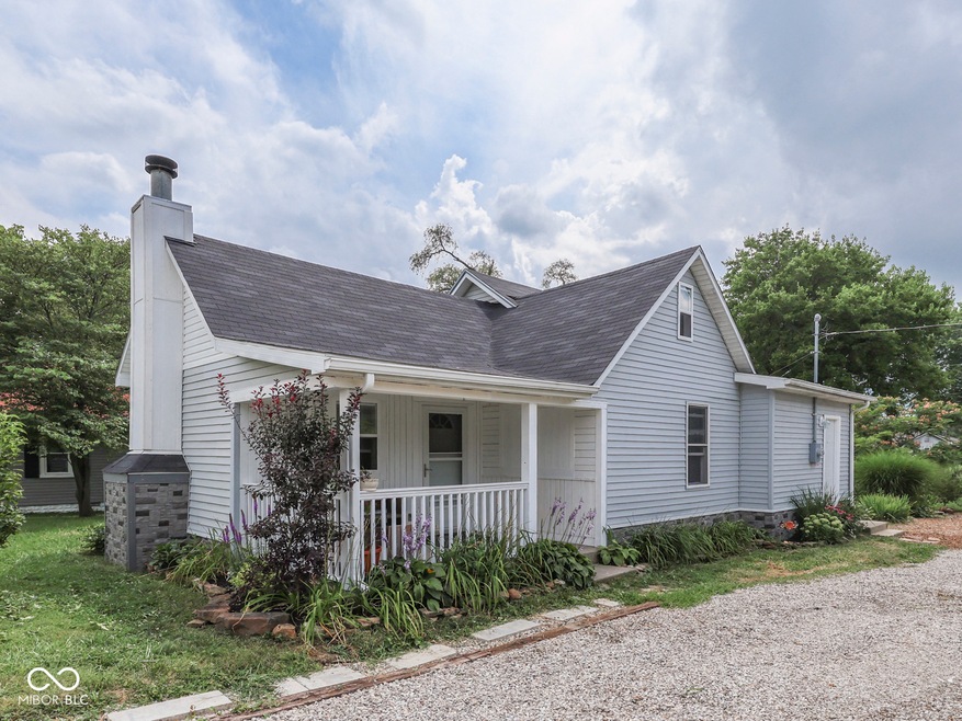 110 S Railroad St, Whiteland, IN 46184 - photo 1