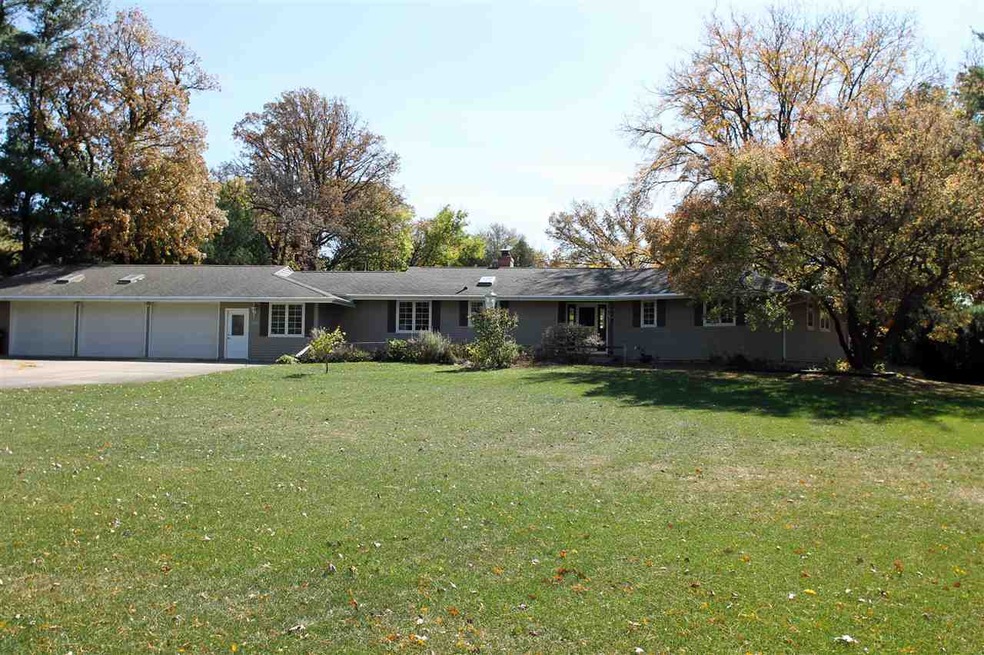 2523 Loma St, Cedar Falls, IA 50613 - photo 1