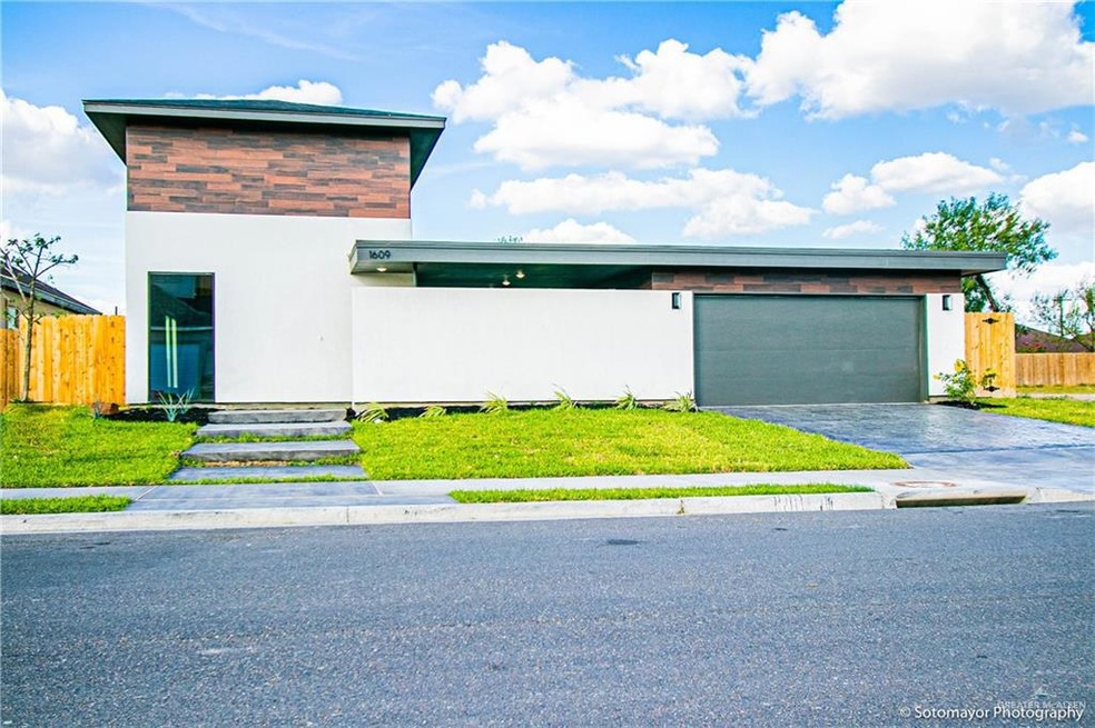 1609 W Red River Ave, Edinburg, TX 78539 - photo 1