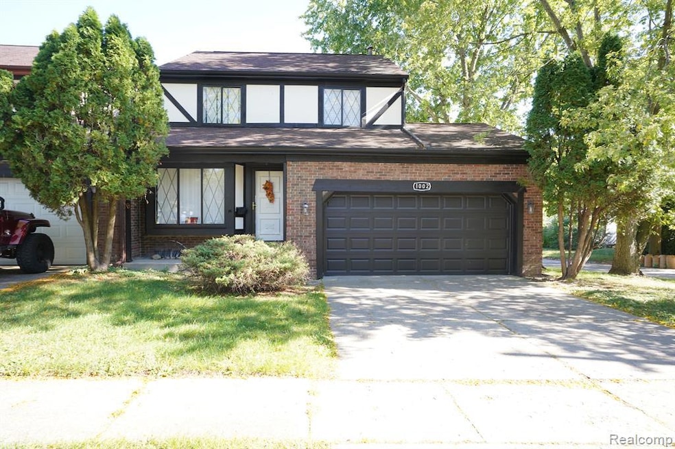 1002 Fremont St, Flint, MI 48504 - photo 1