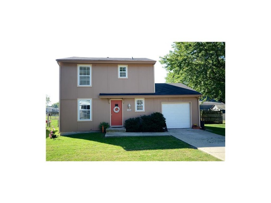 307 W Spring St, Spring Hill, KS 66083 - photo 1