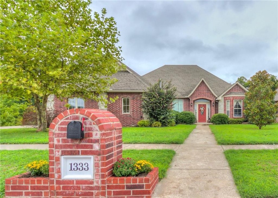 1333 Anns Place, Moore, OK 73160 - photo 1