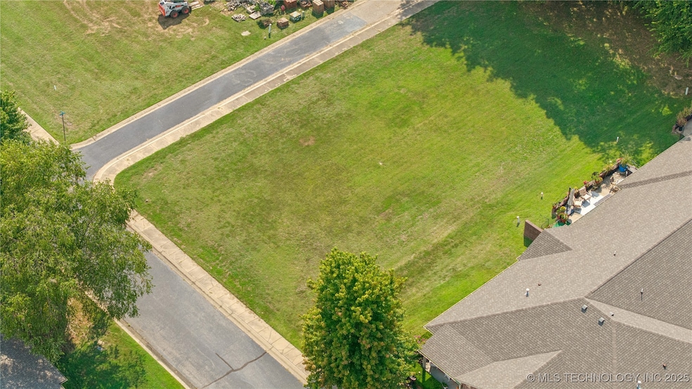 501 Saint Andrews Place, Grove, OK 74344 - photo 1