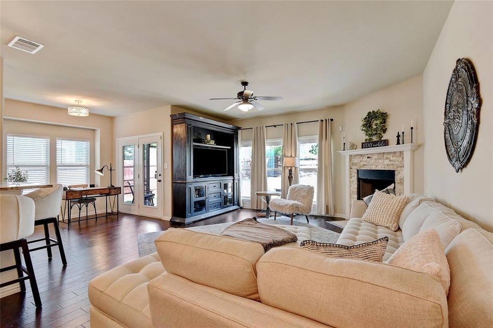 2815 W Washington St, Denison, TX 75020 - photo 1