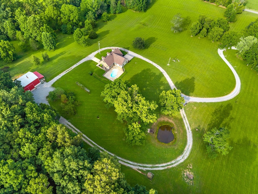 1012 Spring Creek Rd, Chapmansboro, TN 37035 - photo 1