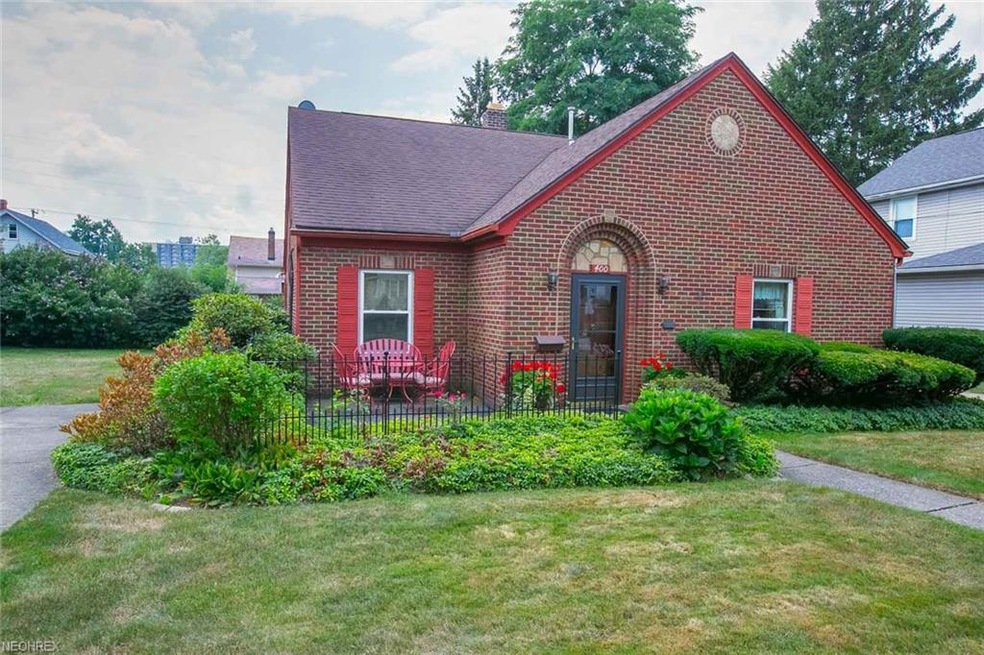 400 East Ford Ave. Barberton, OH 44203 - Front
