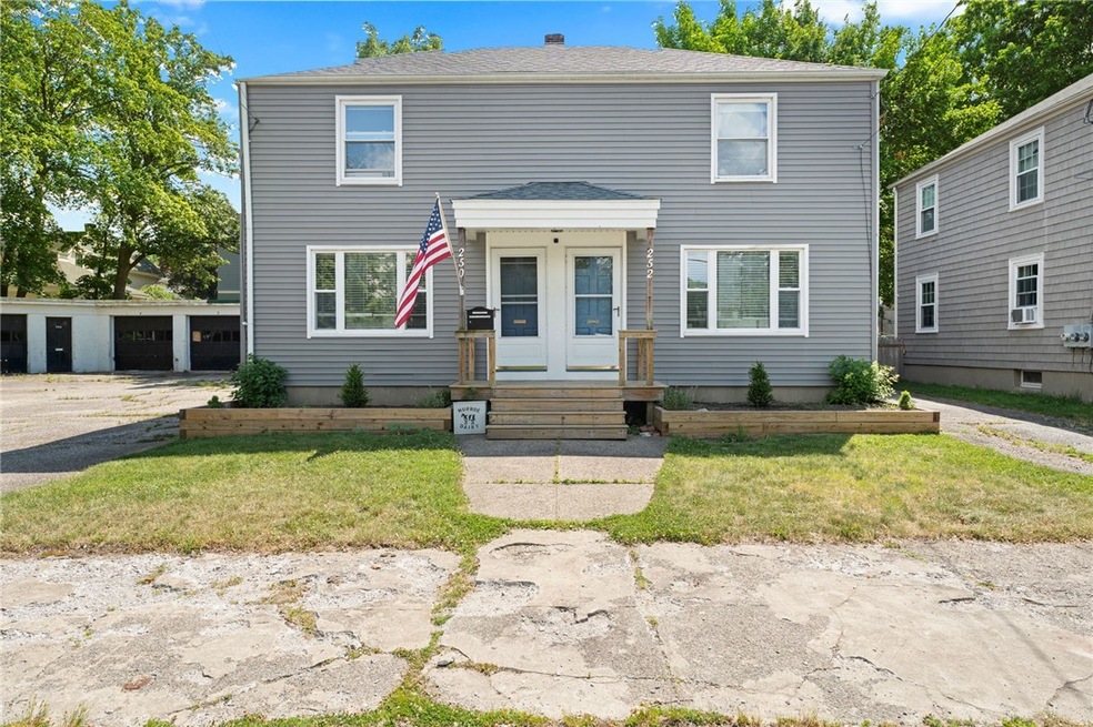 250 Lowden St, Pawtucket, RI 02860 - photo 1