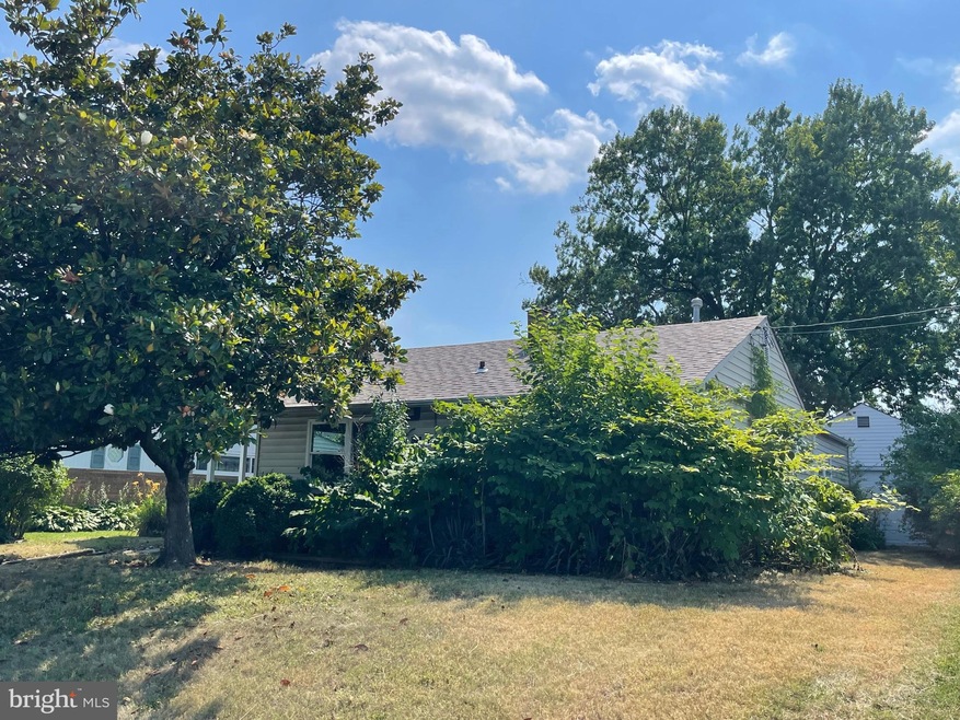 2414 Saratoga Ave, Halethorpe, MD 21227 - photo 1