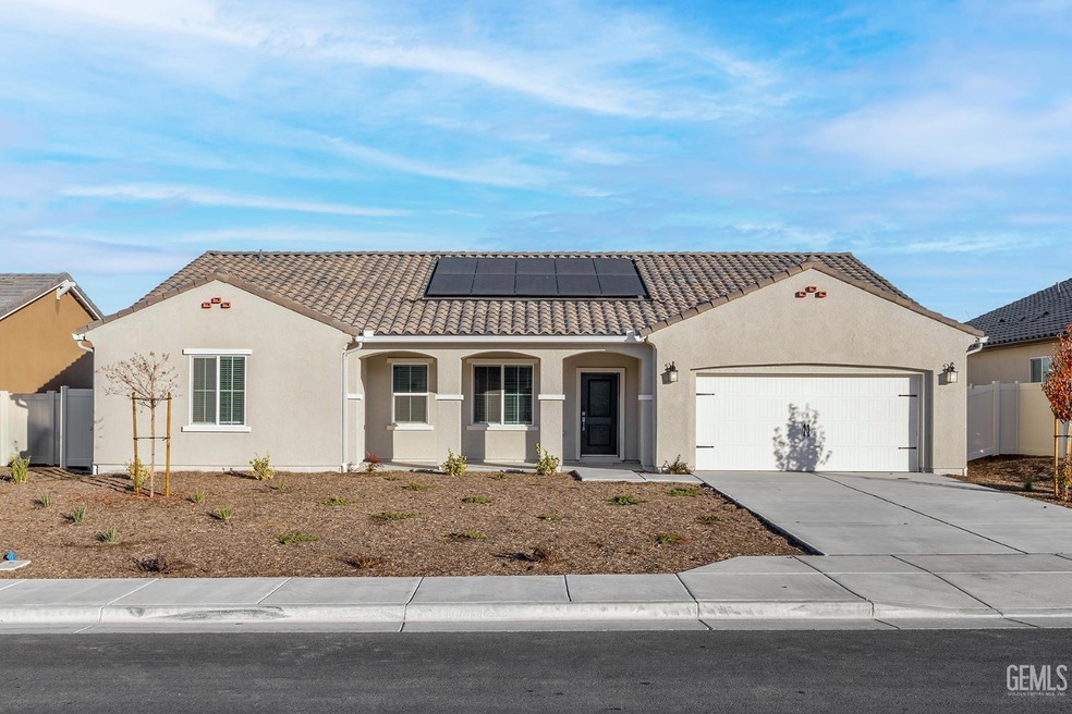 5106 Beaverhead Ave, Bakersfield, CA 93306 - photo 1