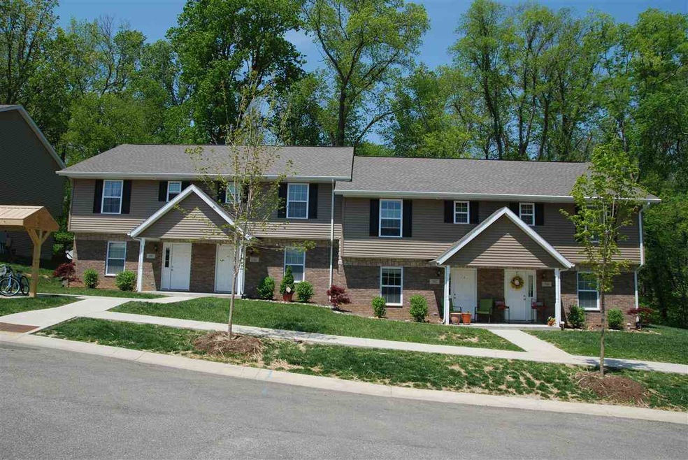 1250 W Adams Hill Cir unit 702, Bloomington, IN 47403 - photo 1