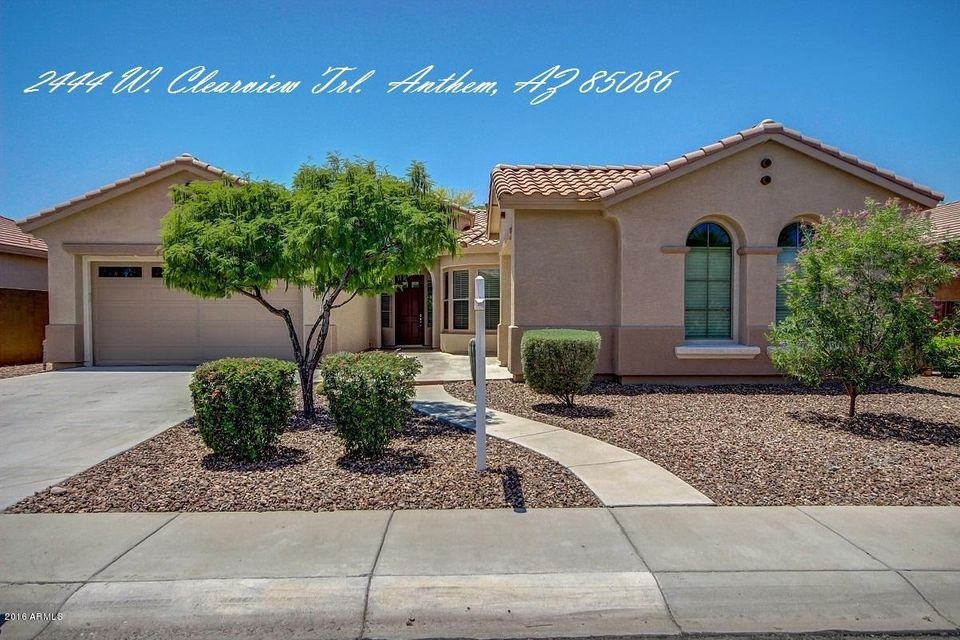 Baeutiful Curb Appeal!