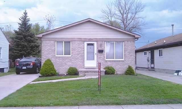 26260 Clancy St, Roseville, MI 48066 - photo 1