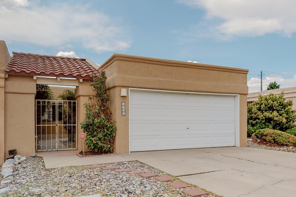 5917 Elmwood Dr NE, Albuquerque, NM 87109 - photo 1