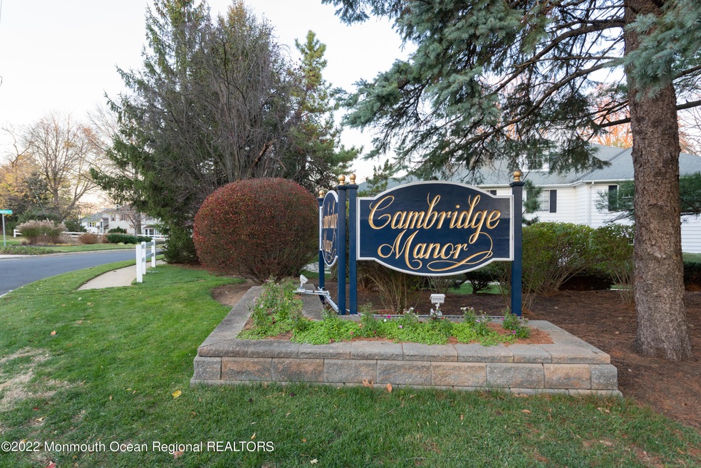Desirable Cambridge Manor