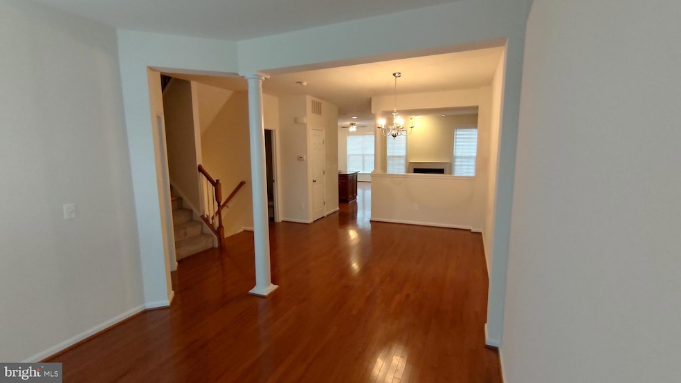 42708 Ogilvie Square, Ashburn, VA 20148 - photo 1