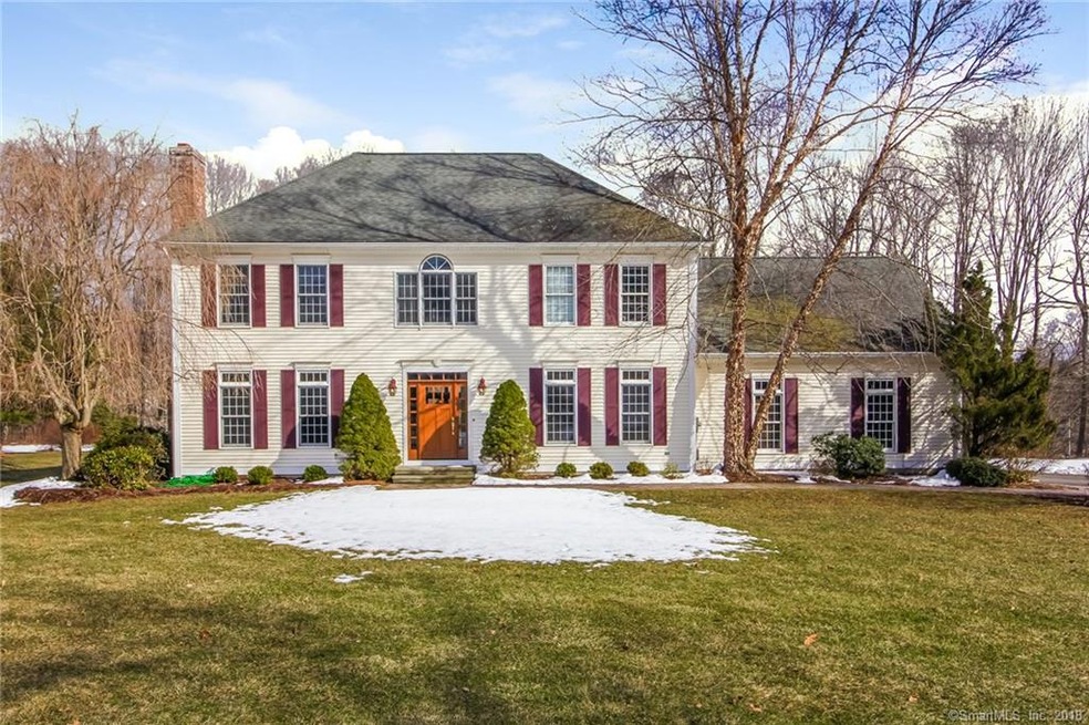 5 Fawn Meadow Lane - A stately colonial in a priva