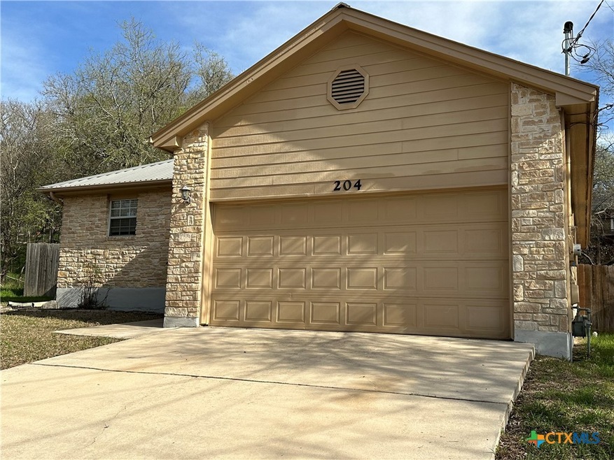 204 Dolly St, San Marcos, TX 78666 - photo 1