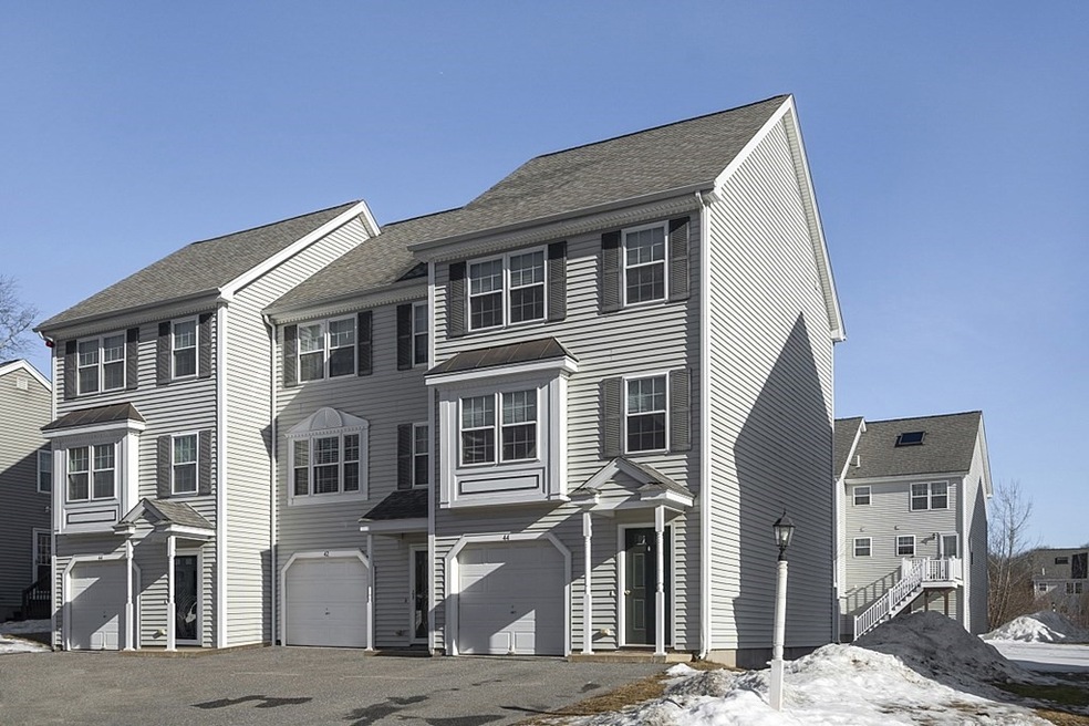 44 Joseph Ave unit 9, Dracut, MA 01826 - photo 1