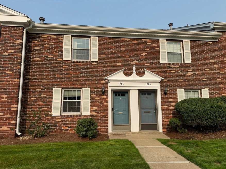 1705 Windsor Dr N unit 1705, Framingham, MA 01701 - photo 1