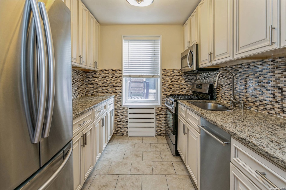 72-10 112th St unit 3G, Forest Hills, NY 11375 - photo 1