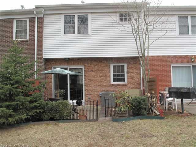 28 Salem Walk, Milford, CT 06460 - photo 1