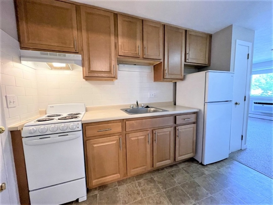 17 Burlington St unit 4, Woburn, MA 01801 - photo 1