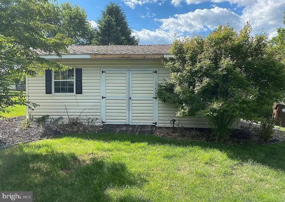 1803 Robin Dr, Hatfield, PA 19440 - photo 1