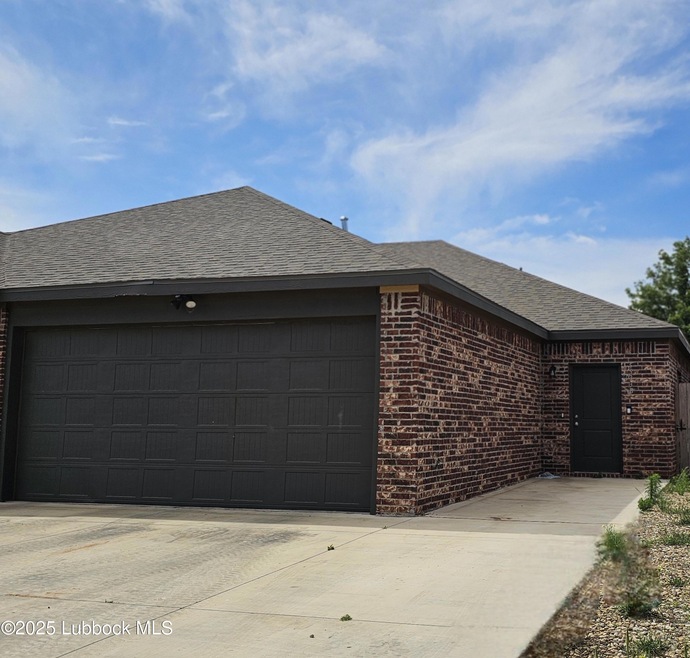 5533 Itasca Unit B front