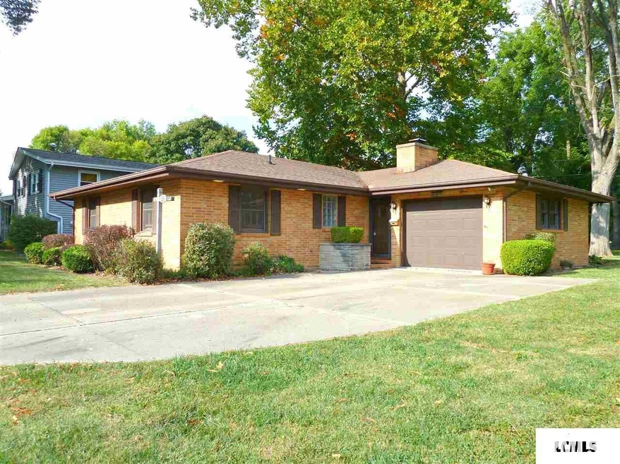 1552 Pulaski St, Lincoln, IL 62656 - photo 1