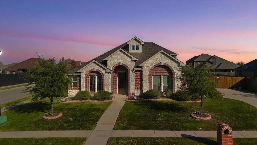 1118 Autumn Trail, Waxahachie, TX 75165 - photo 1