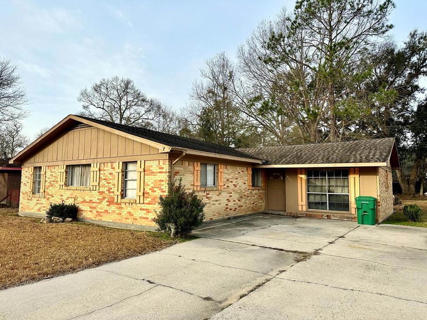 882 Herrin Dr, Picayune, MS 39466 - photo 1