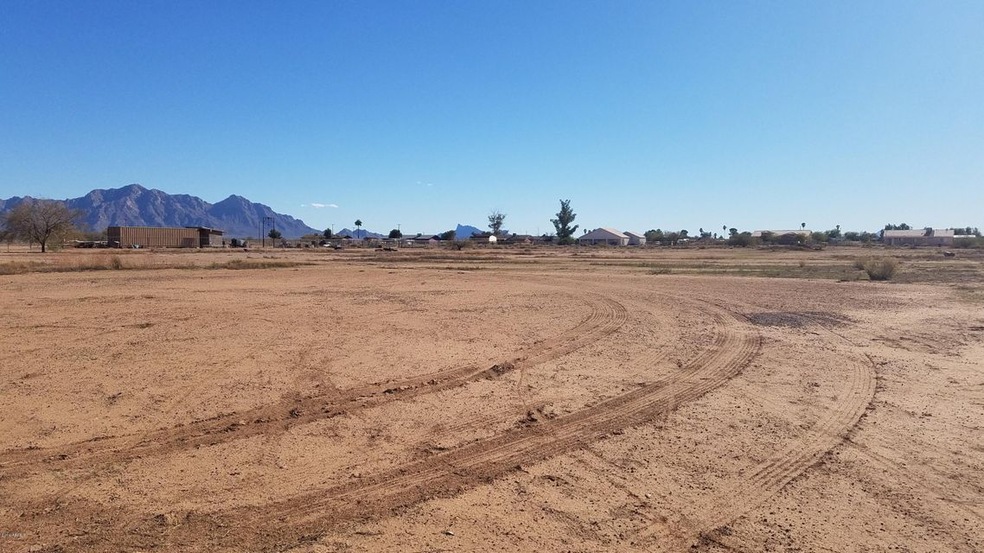 4579 E Mustang Dr unit 25, Eloy, AZ 85131 - photo 1