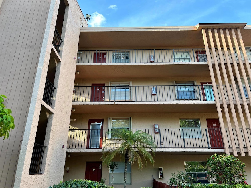 7591 NW 1st St unit 401, Margate, FL 33063 - photo 1