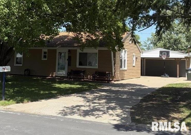 2008 W 70th St, Davenport, IA 52806 - photo 1